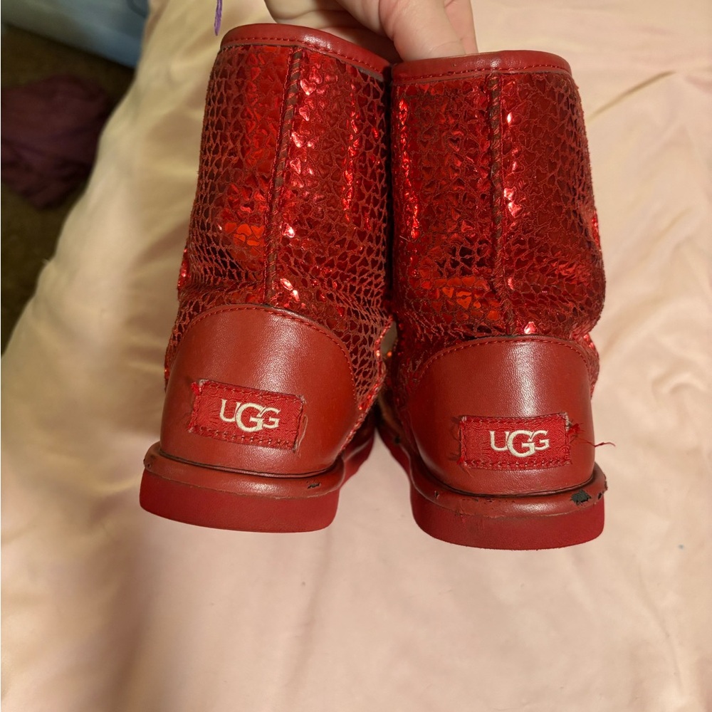 *ADD ME FOR FREE TO ANY ORDER $50+* UGG Classic Gel Hearts Boots